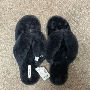 Slippers size l/xl